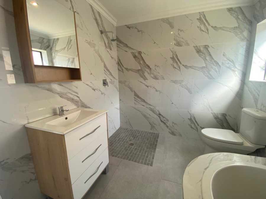 5 Bedroom Property for Sale in Dana Bay Western Cape